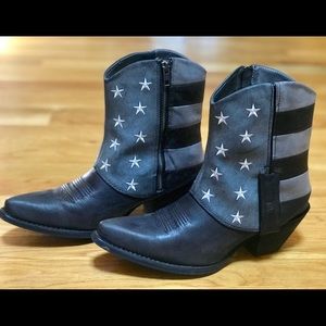 *** LIKE NEW Durango Cowgirl Boots ***